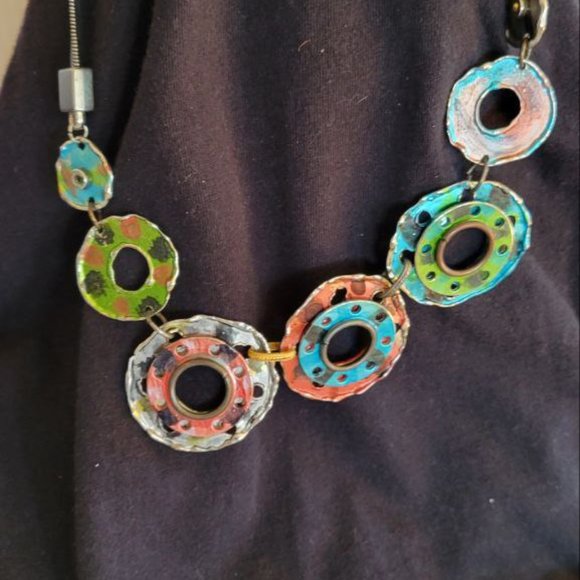 COLORFUL METAL RING NECKLACE - Picture 2 of 2